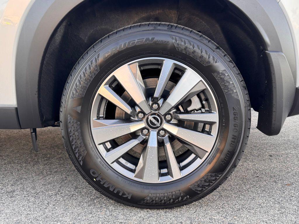 new 2025 Nissan Pathfinder car, priced at $40,390