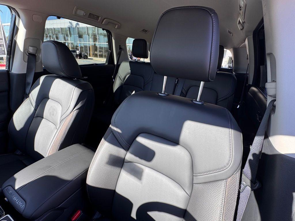 new 2025 Nissan Pathfinder car, priced at $40,360