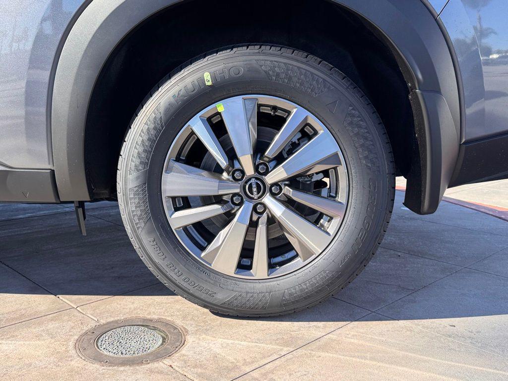 new 2025 Nissan Pathfinder car, priced at $39,090