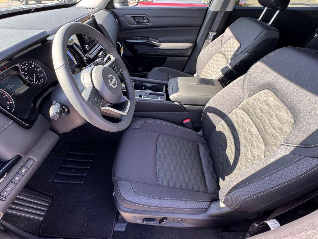 new 2025 Nissan Pathfinder car, priced at $38,390