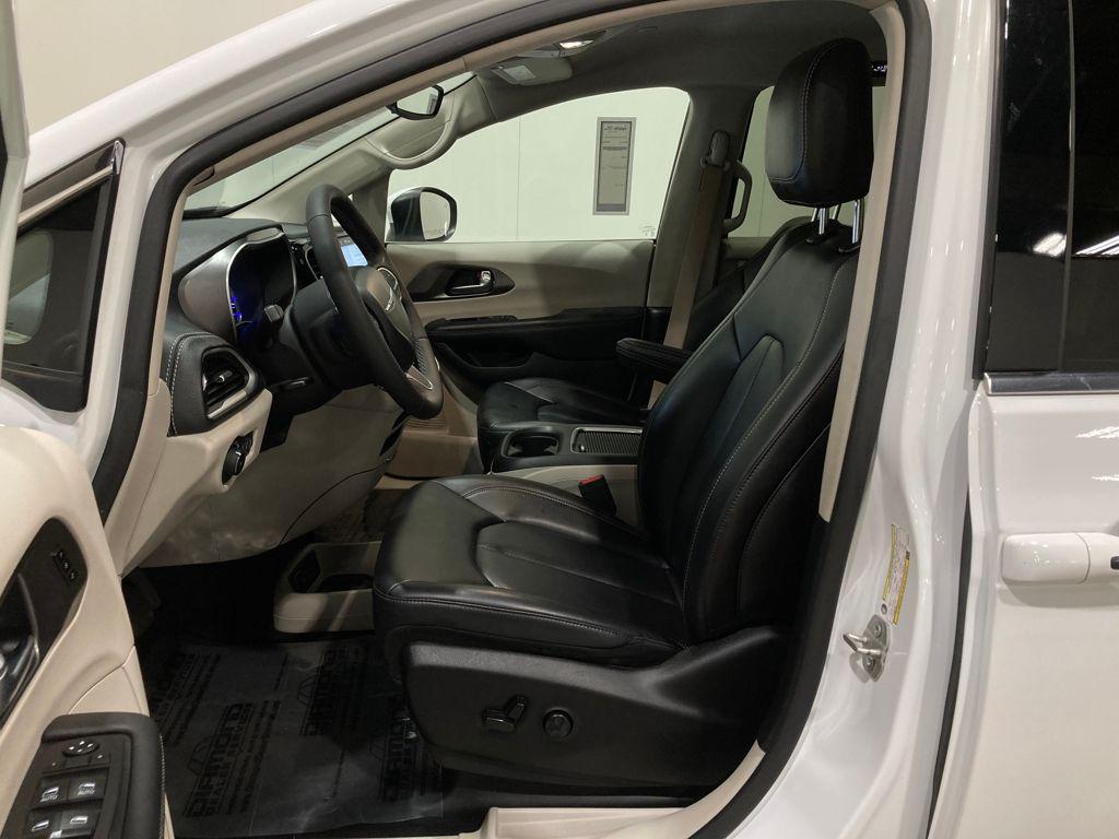 used 2023 Chrysler Pacifica Hybrid car, priced at $25,000