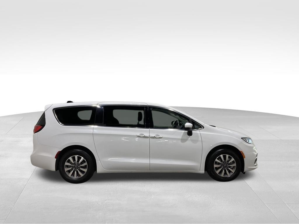 used 2023 Chrysler Pacifica Hybrid car, priced at $25,000