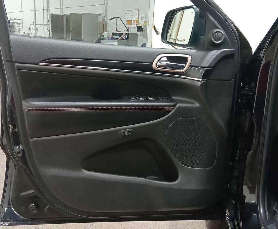 used 2016 Jeep Grand Cherokee car, priced at $17,697