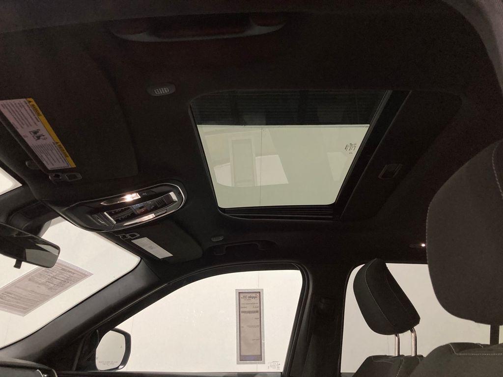 used 2025 Jeep Grand Cherokee car, priced at $33,000