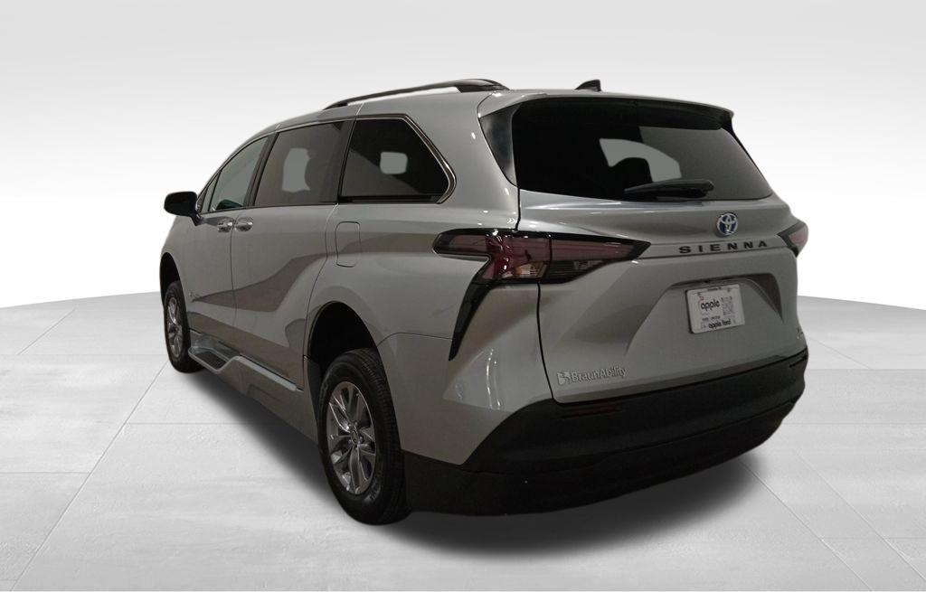 used 2024 Toyota Sienna car, priced at $77,300