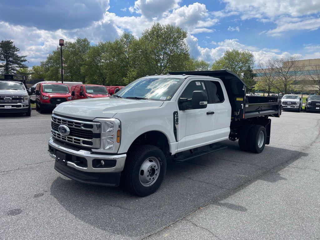 new 2025 Ford F-350 car, priced at $64,500