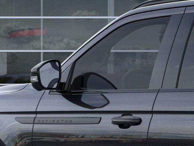 new 2025 Lincoln Navigator car, priced at $106,400