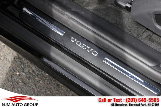 2015 Black Sapphire Metallic Volvo XC60