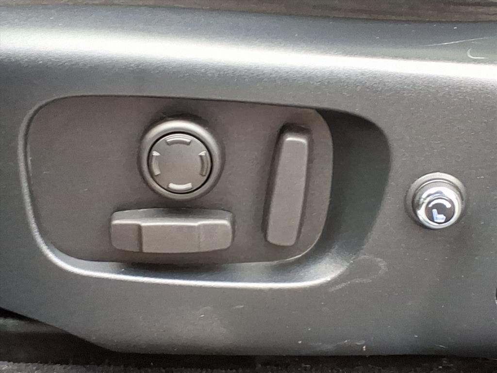 used 2020 Land Rover Range Rover Velar car, priced at $23,761