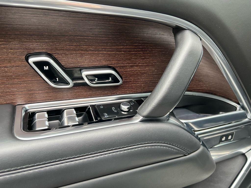 used 2023 Land Rover Range Rover car, priced at $103,874