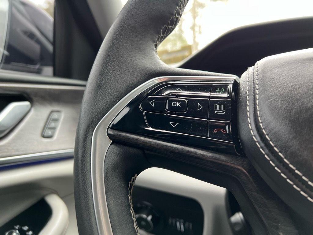 used 2023 Jeep Grand Cherokee car, priced at $31,986