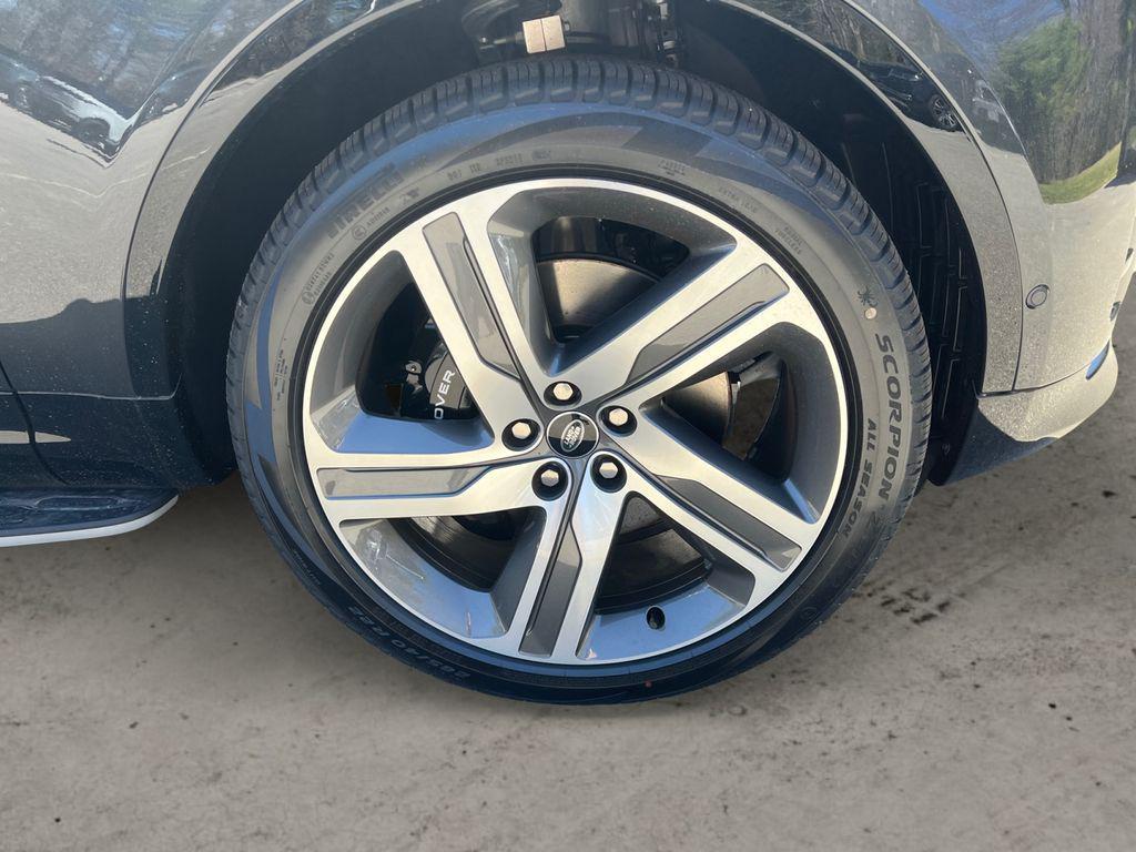 new 2025 Land Rover Discovery car, priced at $75,970