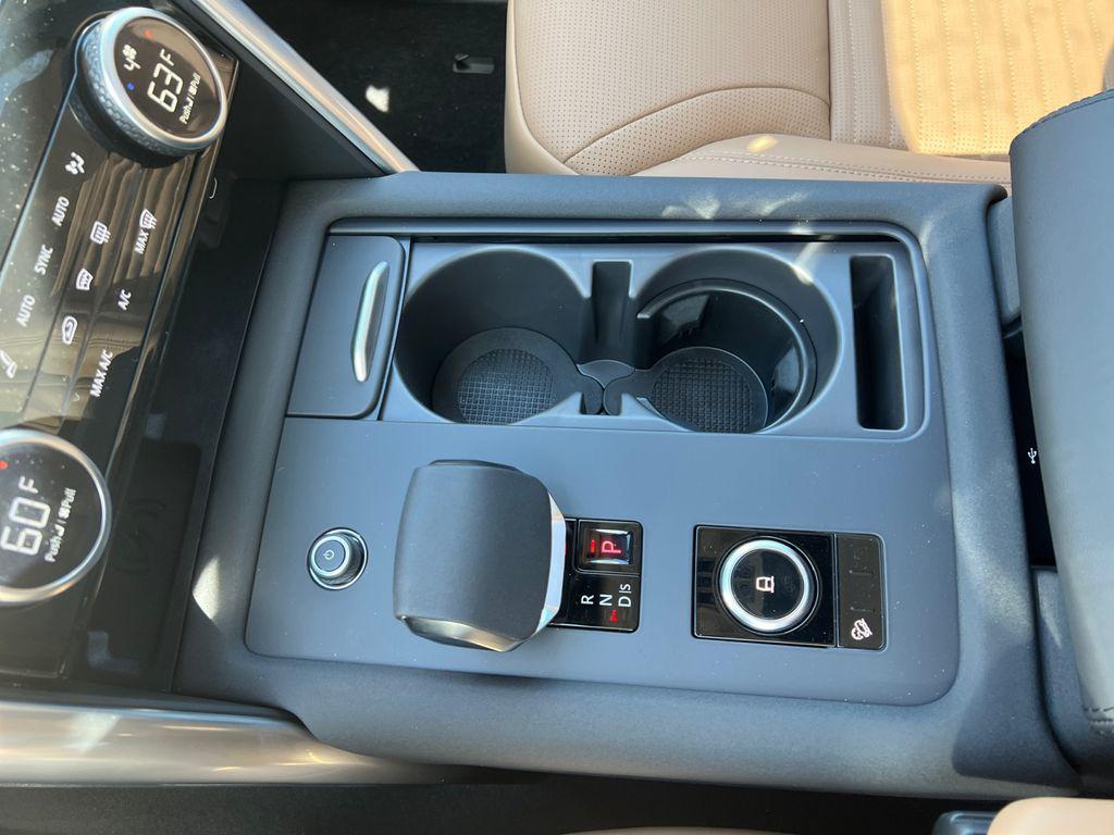 new 2025 Land Rover Discovery car, priced at $75,970