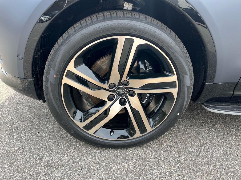 new 2026 Land Rover Discovery car, priced at $92,216