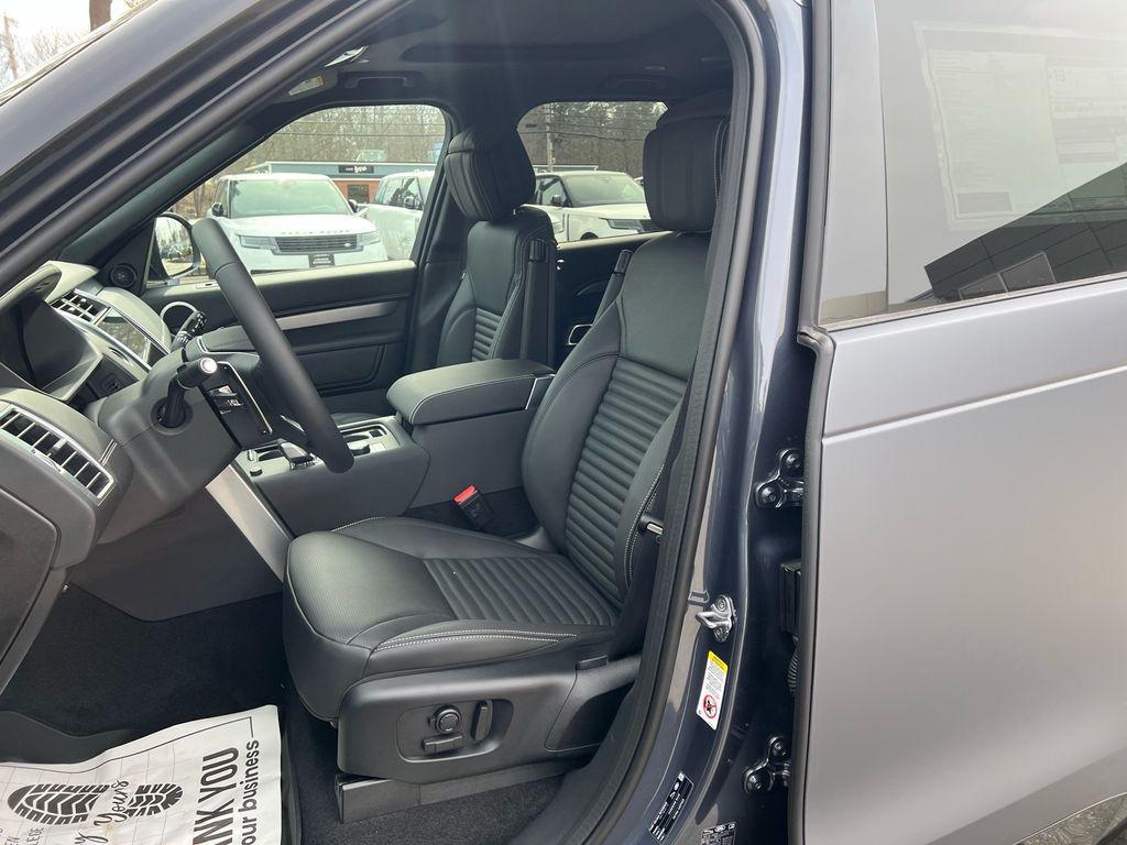 new 2026 Land Rover Discovery car, priced at $92,216