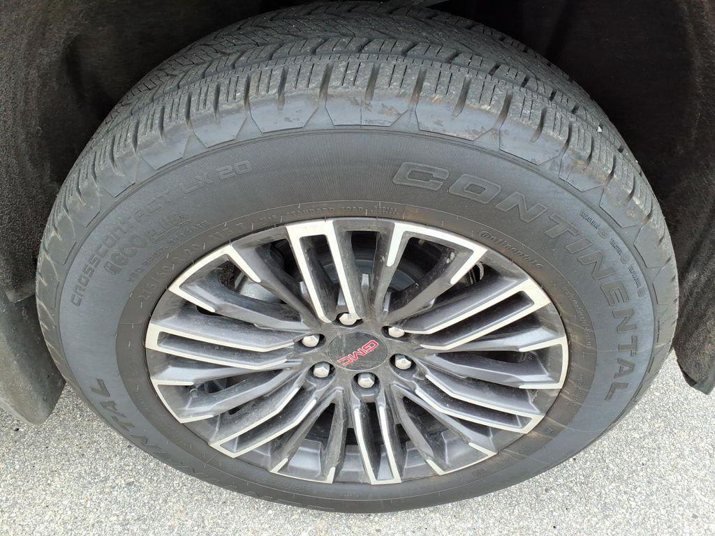 used 2025 GMC Yukon car, priced at $67,908