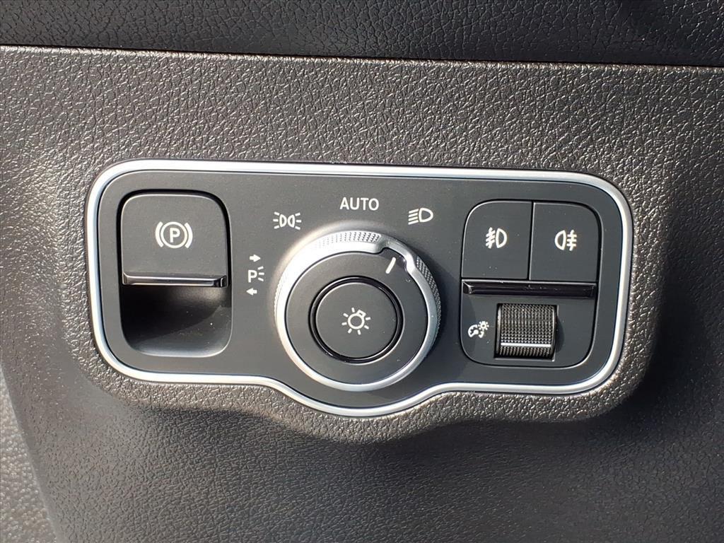 used 2025 Mercedes-Benz GLB 250 car, priced at $38,941