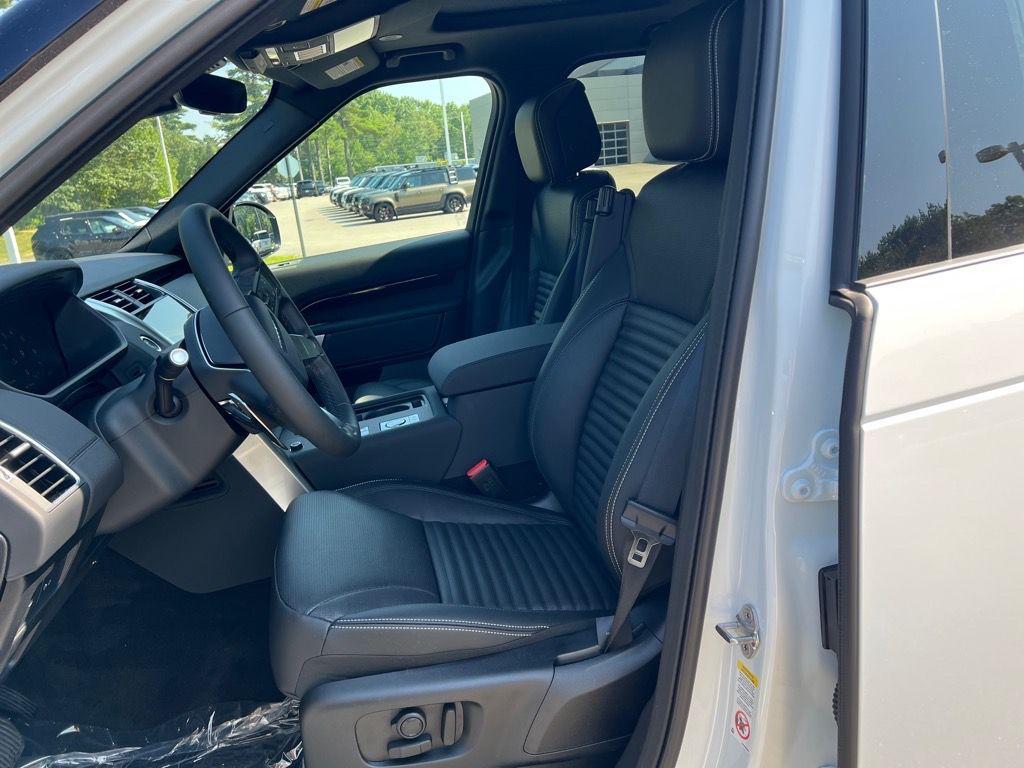 new 2025 Land Rover Discovery car, priced at $67,528