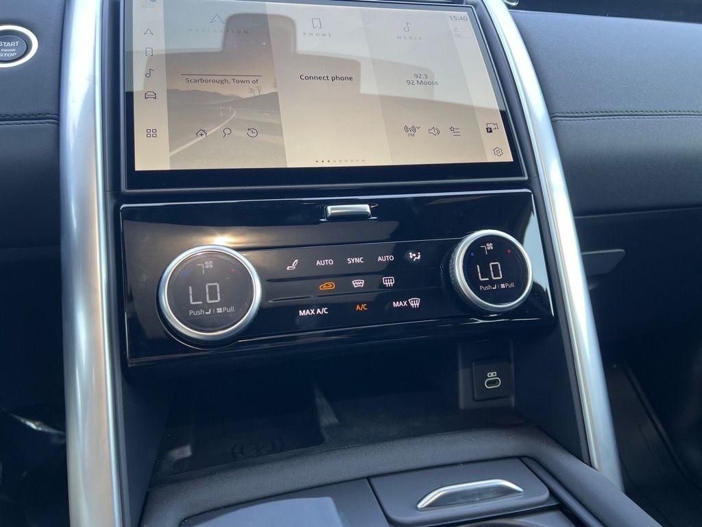 new 2025 Land Rover Discovery car, priced at $67,528