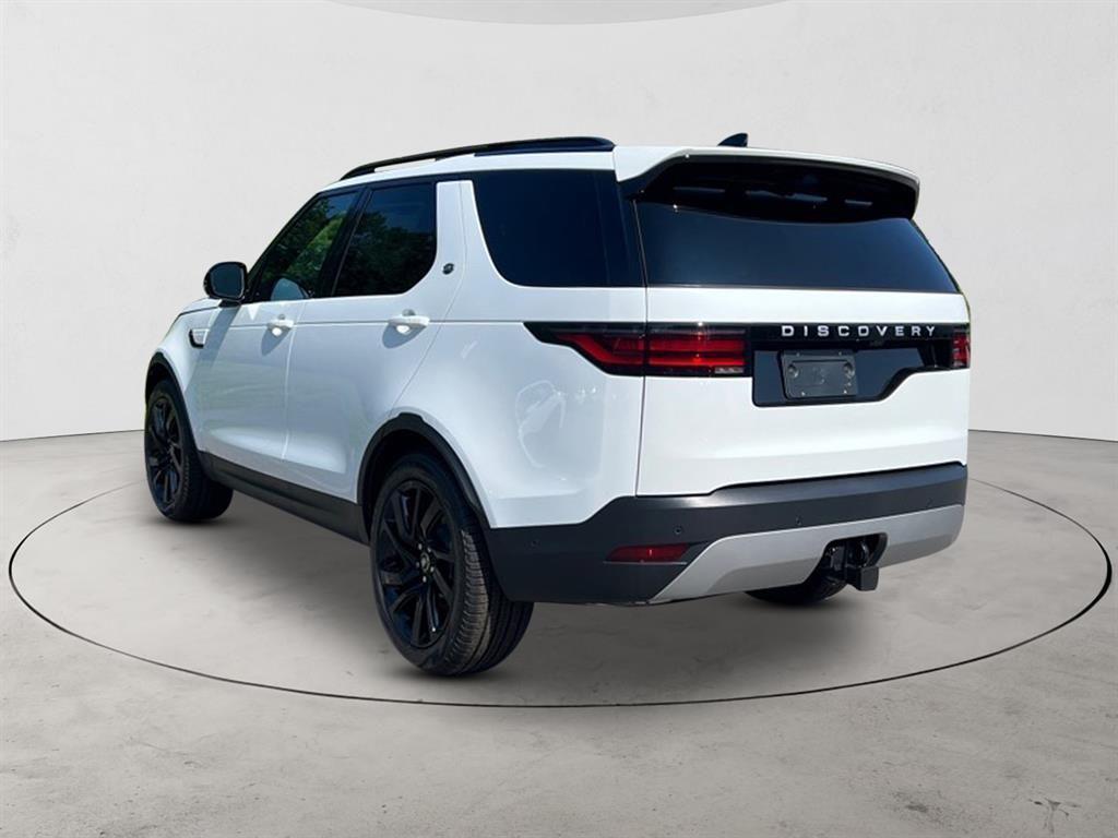 new 2025 Land Rover Discovery car, priced at $67,528