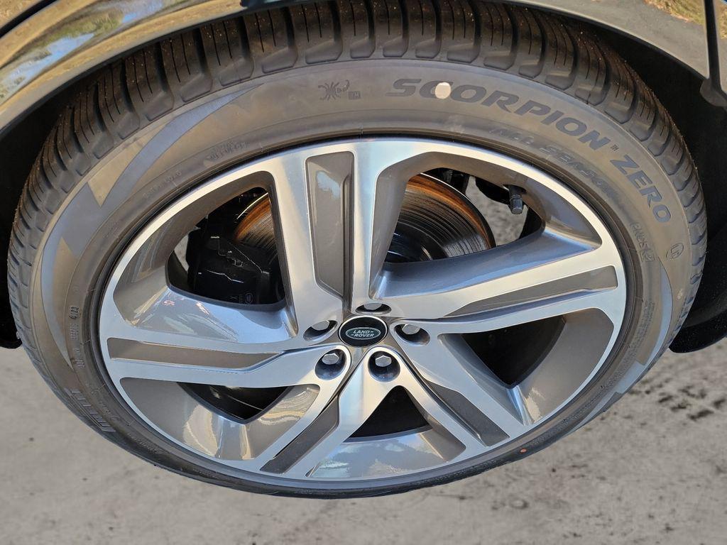 new 2024 Land Rover Discovery car, priced at $65,040