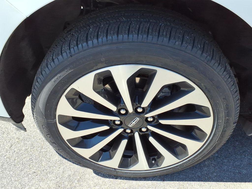 used 2023 Lincoln Navigator car, priced at $59,283