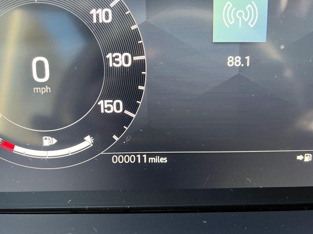 new 2025 Land Rover Discovery car, priced at $67,448