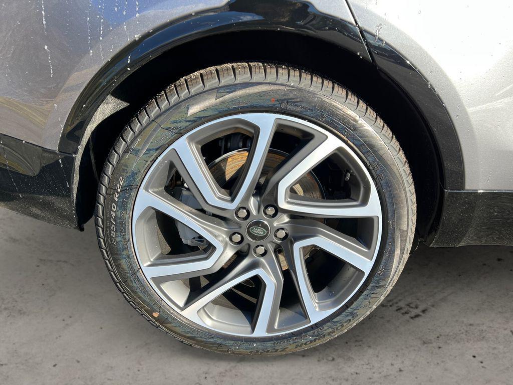 new 2025 Land Rover Discovery car, priced at $67,448