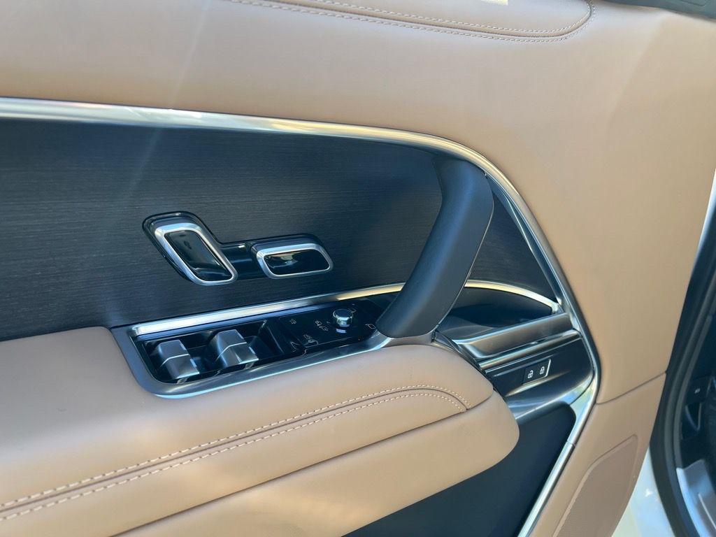 new 2025 Land Rover Range Rover car, priced at $133,060