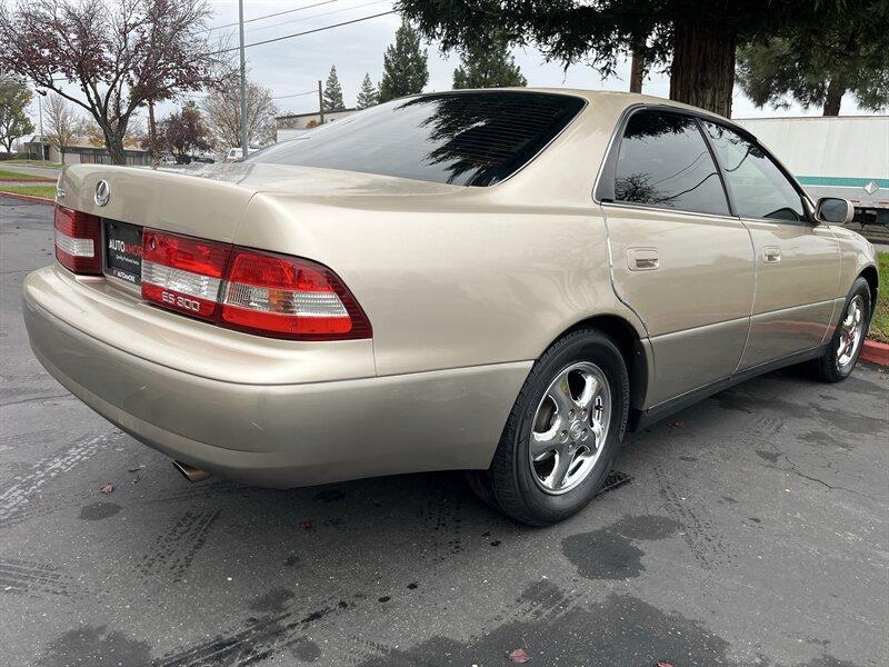 used 2000 Lexus ES 300 car, priced at $4,999