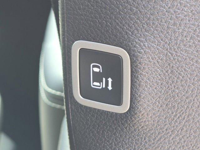 new 2026 Chrysler Pacifica car, priced at $39,257