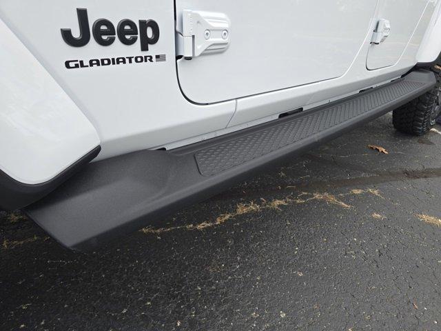 new 2025 Jeep Gladiator car, priced at $43,707