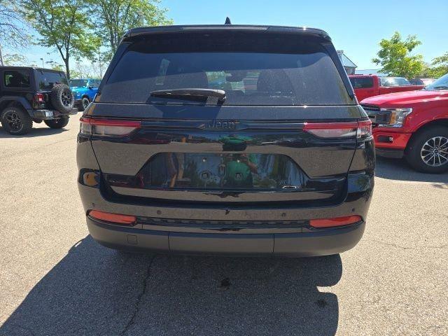 used 2024 Jeep Grand Cherokee car, priced at $35,361