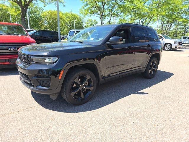 used 2024 Jeep Grand Cherokee car, priced at $35,361