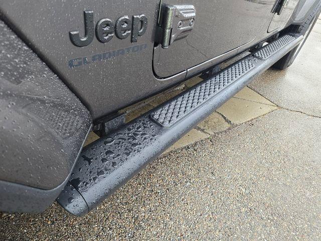 used 2020 Jeep Gladiator car, priced at $21,123