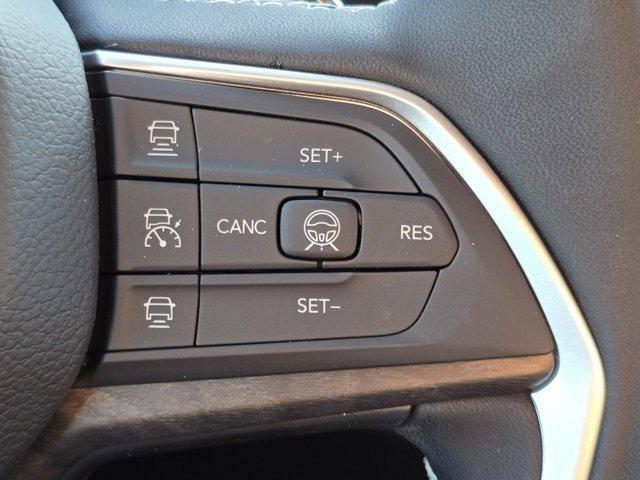 new 2026 Jeep Grand Cherokee car, priced at $46,956