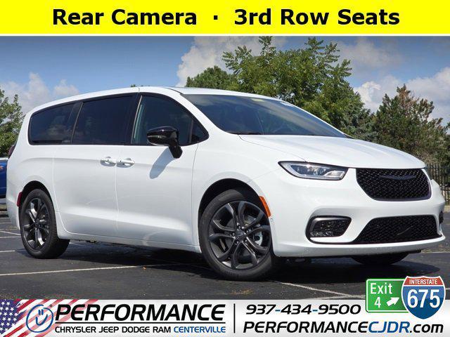 new 2026 Chrysler Pacifica car, priced at $40,257