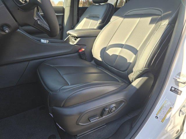 new 2025 Jeep Grand Cherokee L car, priced at $50,426