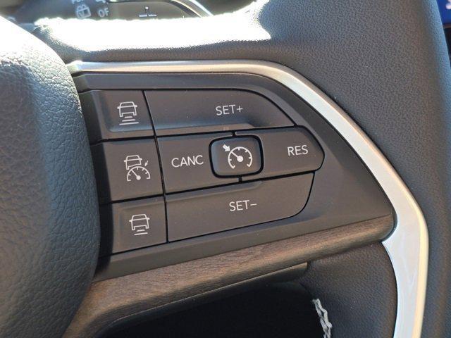 new 2025 Jeep Grand Cherokee car, priced at $45,800