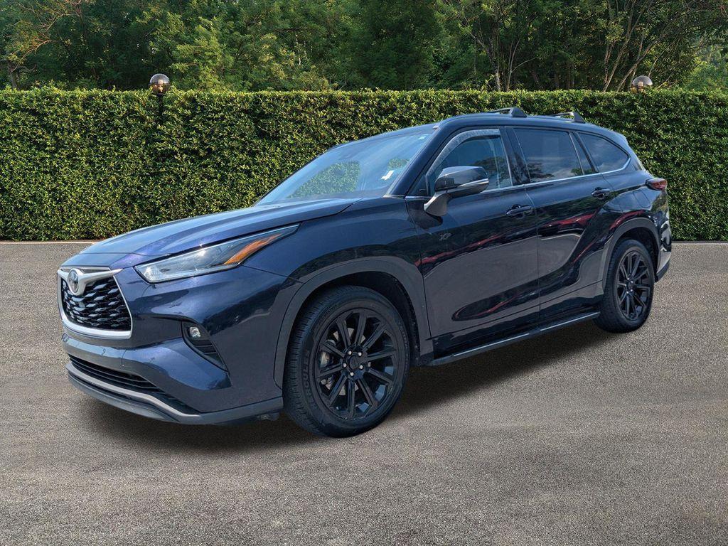 used 2021 Toyota Highlander car, priced at $24,995