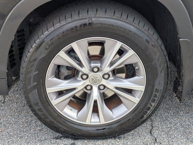 used 2014 Toyota Highlander car, priced at $10,981