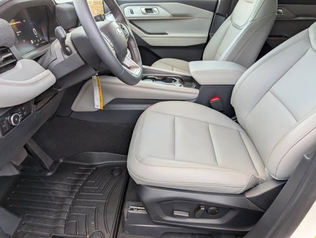 new 2025 Ford Explorer car, priced at $38,995