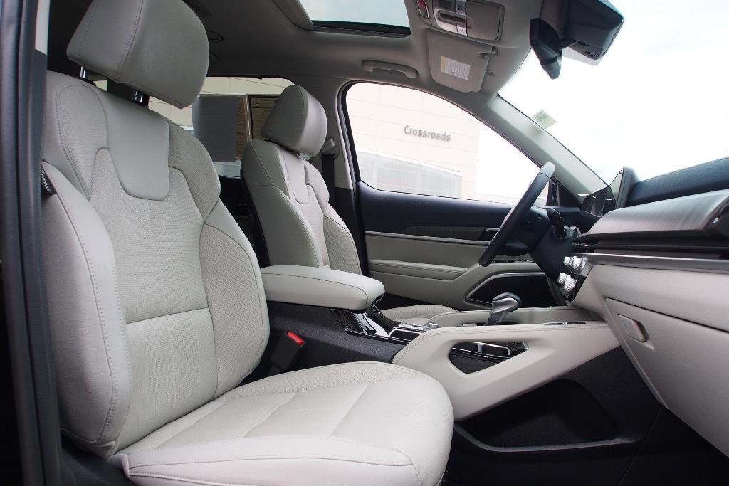 used 2025 Kia Telluride car, priced at $39,101