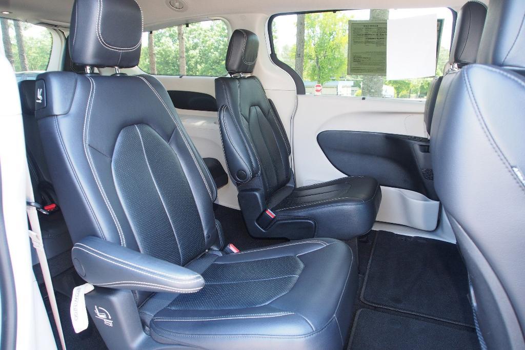 used 2022 Chrysler Pacifica car, priced at $28,323