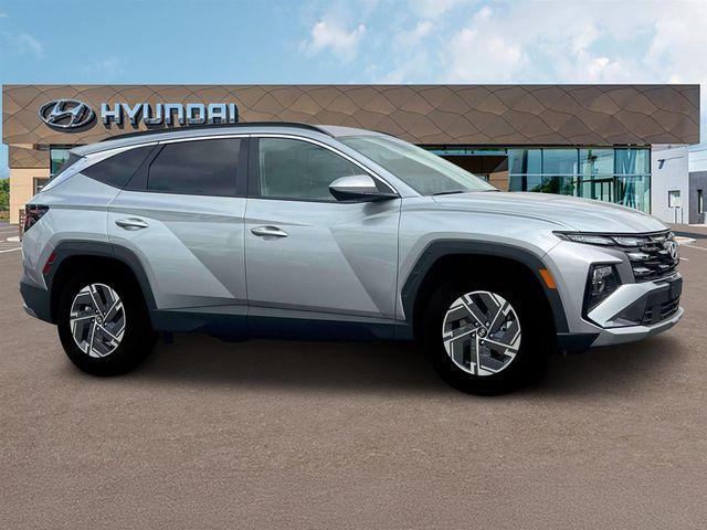 new 2025 Hyundai TUCSON Hybrid car, priced at $35,185