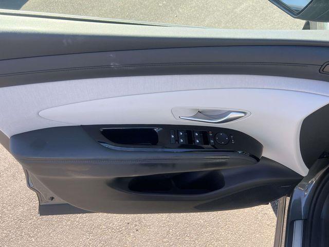 used 2025 Hyundai TUCSON Hybrid car, priced at $35,998