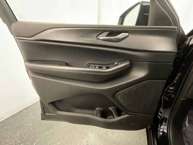 used 2024 Jeep Grand Cherokee L car, priced at $28,177