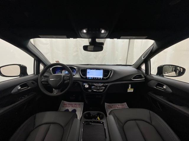 new 2024 Chrysler Pacifica Hybrid car, priced at $46,250