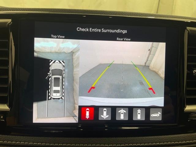 new 2024 Chrysler Pacifica Hybrid car, priced at $46,250