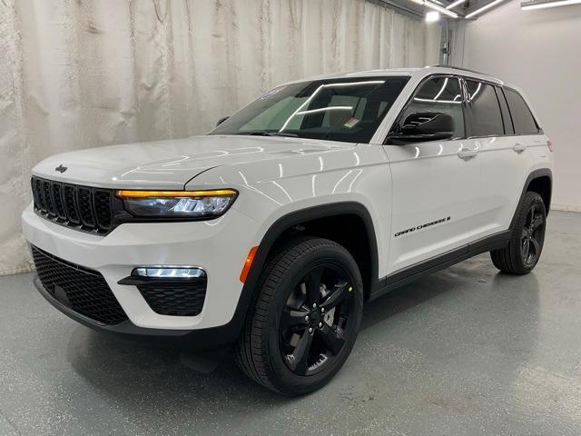 new 2025 Jeep Grand Cherokee car, priced at $47,164